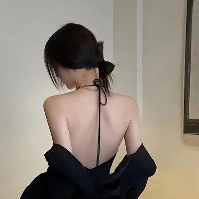 女性枷锁